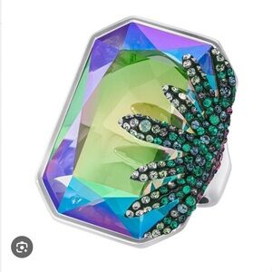 ISO SWAROVSKI GISELE RING